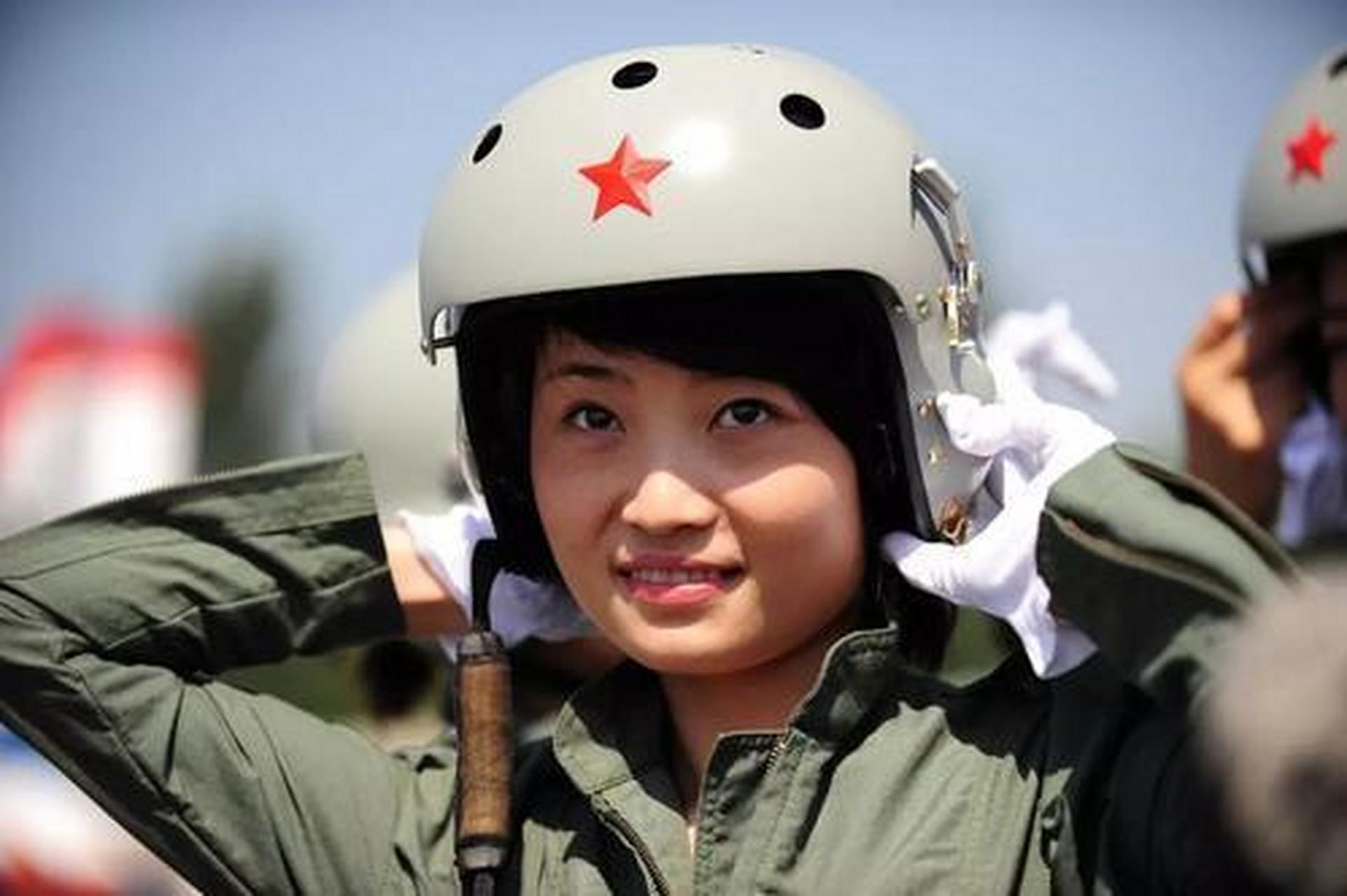 四川女飛行員余旭，英勇無畏的藍天使者，四川女飛行員余旭，藍天的英勇使者
