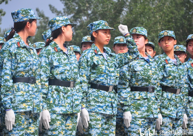 軍訓(xùn)服，時尚與功能的完美結(jié)合，軍訓(xùn)服，時尚與功能交融的完美典范