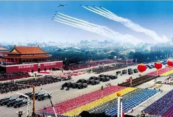 慶祝祖國輝煌，50周年國慶大閱兵高清完整版回顧，慶祝祖國輝煌，國慶大閱兵高清完整版回顧，共襄五十周年慶典盛況