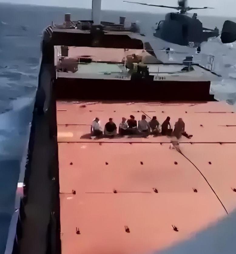 俄羅斯向美軍艦開(kāi)火，事件背景與SEO解讀，俄羅斯對(duì)美軍艦開(kāi)火事件背景解析與SEO視角解讀
