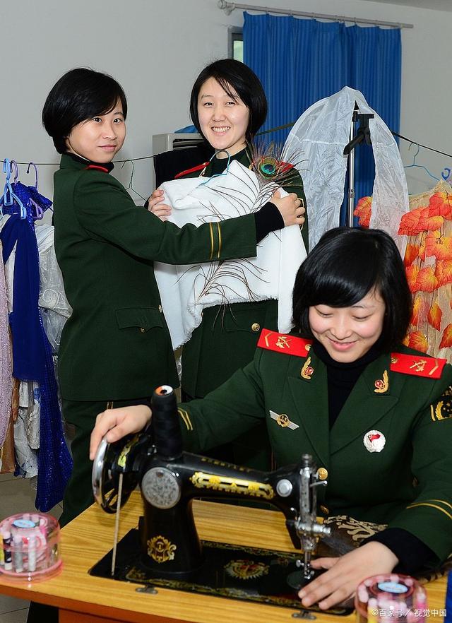 女兵背后的家庭，探尋她們的成長(zhǎng)與力量源泉，女兵背后的家庭，成長(zhǎng)與力量之源的探尋
