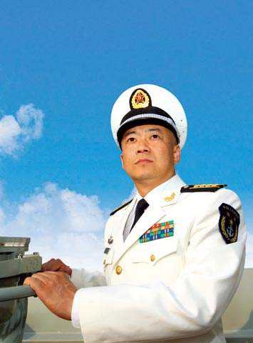 遼寧艦現(xiàn)任艦長(zhǎng)——中國海軍力量的新標(biāo)桿，遼寧艦現(xiàn)任艦長(zhǎng)，中國海軍力量的新典范