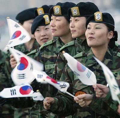 韓國閱兵女兵驚艷全場，風采展現(xiàn)與背后故事，韓國閱兵女兵風采驚艷，背后的故事與榮耀展現(xiàn)