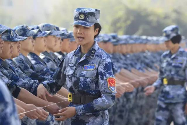大學(xué)生女兵容易被錄取嗎？解析影響因素與機會平等，女大學(xué)生兵錄取機會解析，影響因素與平等權(quán)益探討