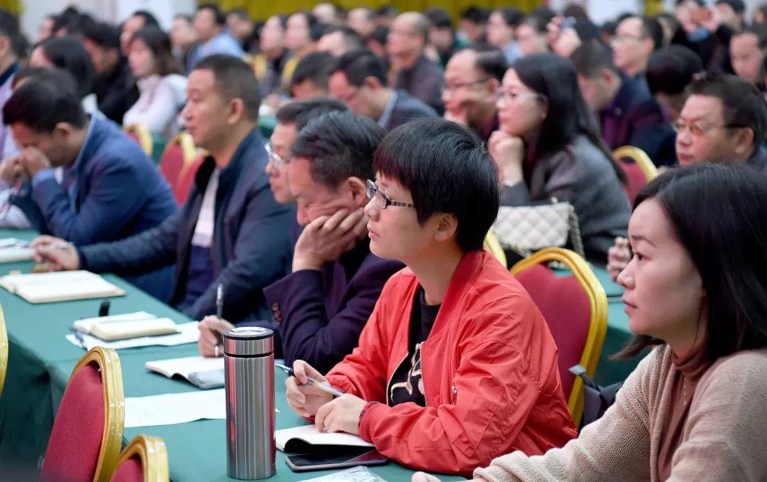 新聞報刊最新一期，深度解讀熱點事件，掌握最新資訊動向，新聞熱點深度解讀，掌握最新資訊動向