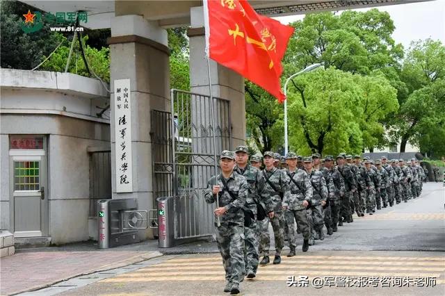 軍事院校分?jǐn)?shù)線詳解，如何把握入學(xué)門檻？，軍事院校分?jǐn)?shù)線詳解，如何把握入學(xué)門檻與提高錄取機(jī)會(huì)？