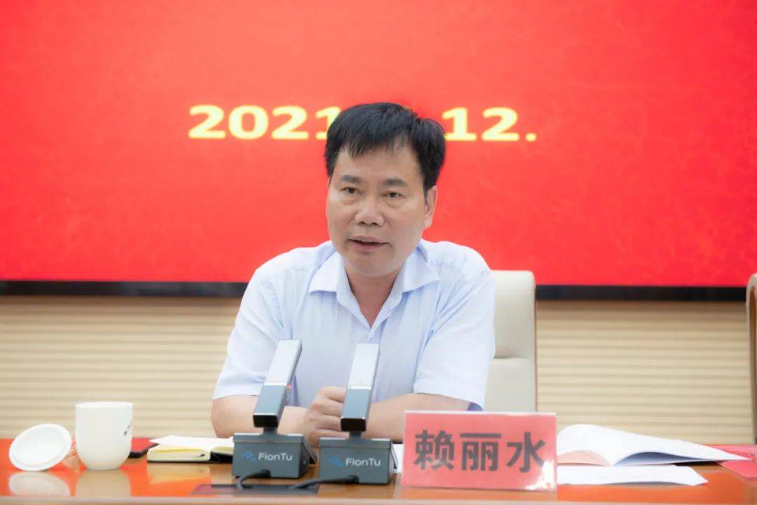 二四六香港資料期期中，深度解析與SEO優(yōu)化策略，深度解析香港期期中資料，SEO優(yōu)化策略揭秘