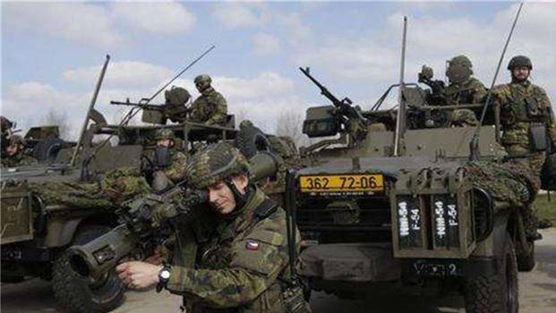 超大軍事論壇軍事暢談，深度探討軍事話題，分享軍事知識(shí)，超大軍事論壇深度探討軍事話題，分享軍事知識(shí)暢談會(huì)