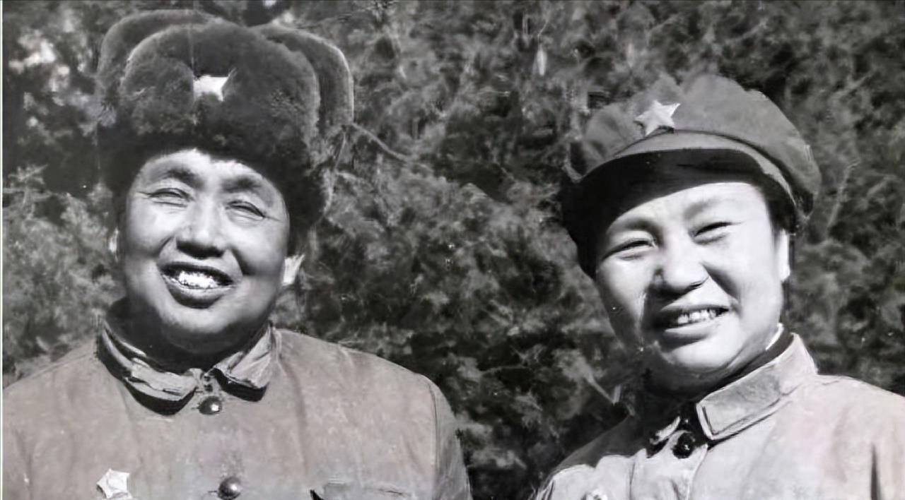 女生當(dāng)兵痛苦嗎，深度解析與多維度思考，深度解析與多維度思考，女生當(dāng)兵是否痛苦？
