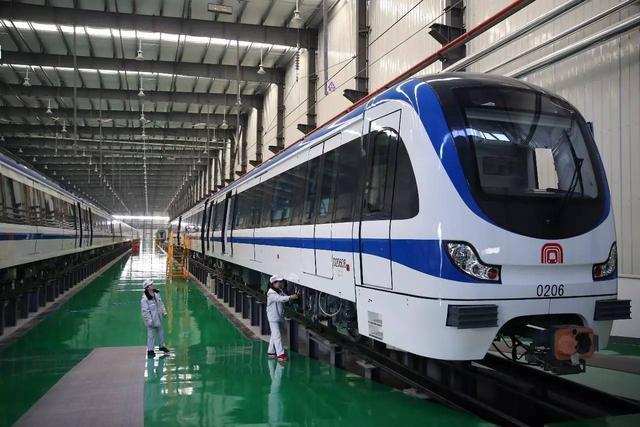 殲-31B戰(zhàn)機橫空出世，探索新一代中國空中力量之巔，殲-31B戰(zhàn)機亮相，新一代中國空中力量巔峰探索