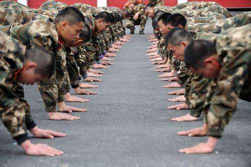 當(dāng)兵體力差會被退回來嗎？解析新兵體能訓(xùn)練的重要性與適應(yīng)性調(diào)整策略，新兵體能訓(xùn)練，適應(yīng)性調(diào)整策略與體能訓(xùn)練的重要性解析，體質(zhì)差會被退兵嗎？